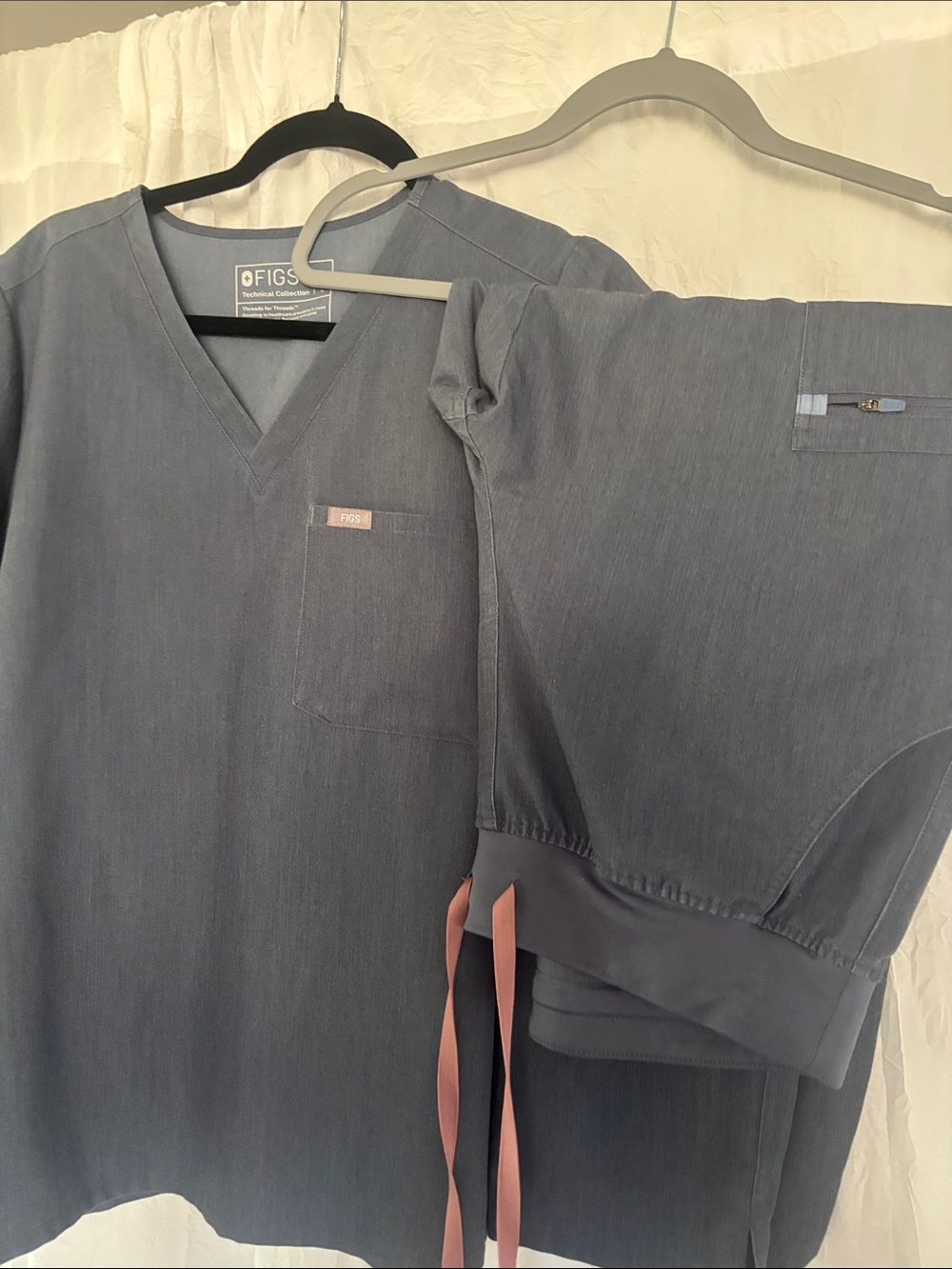 Figs women’s scrub set